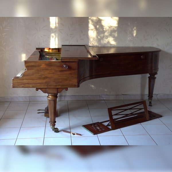Présentation d’un piano Erard de 1855, transmis grâce à Unissons