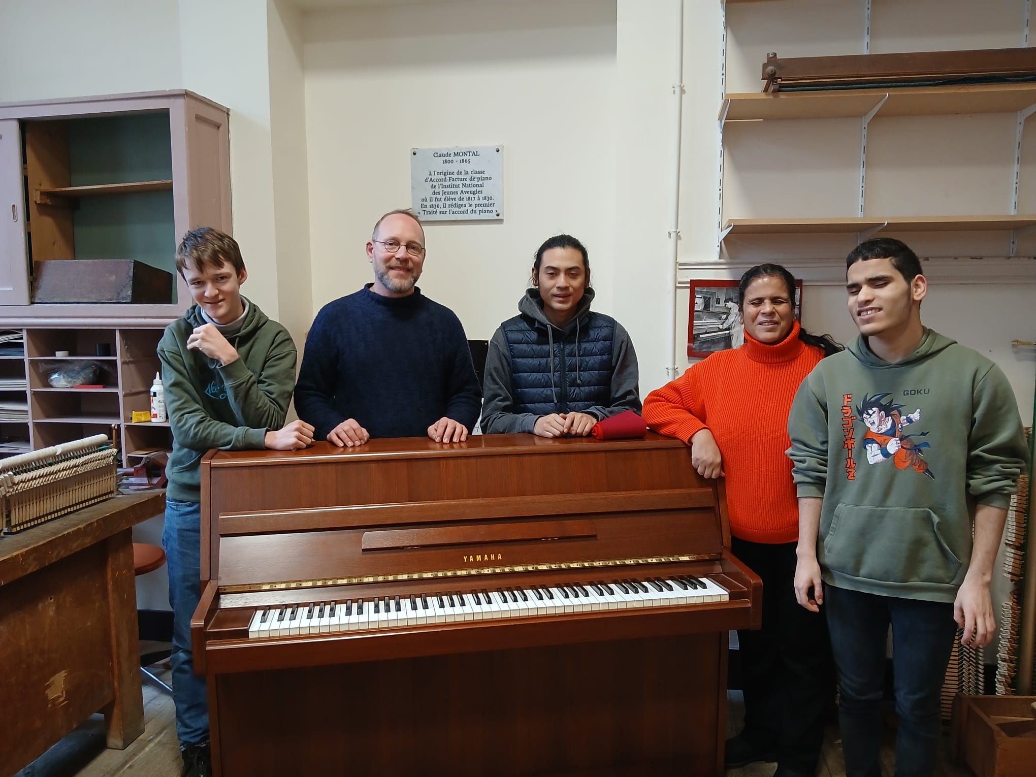 Un piano Yamaha pour apprendre l’accord et la réparation