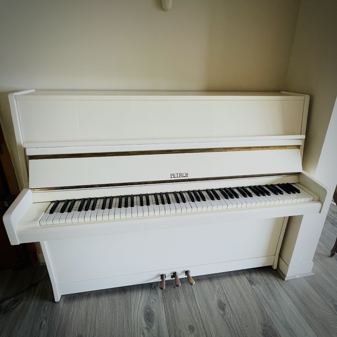 Deux pianos pour les apprentis musiciens